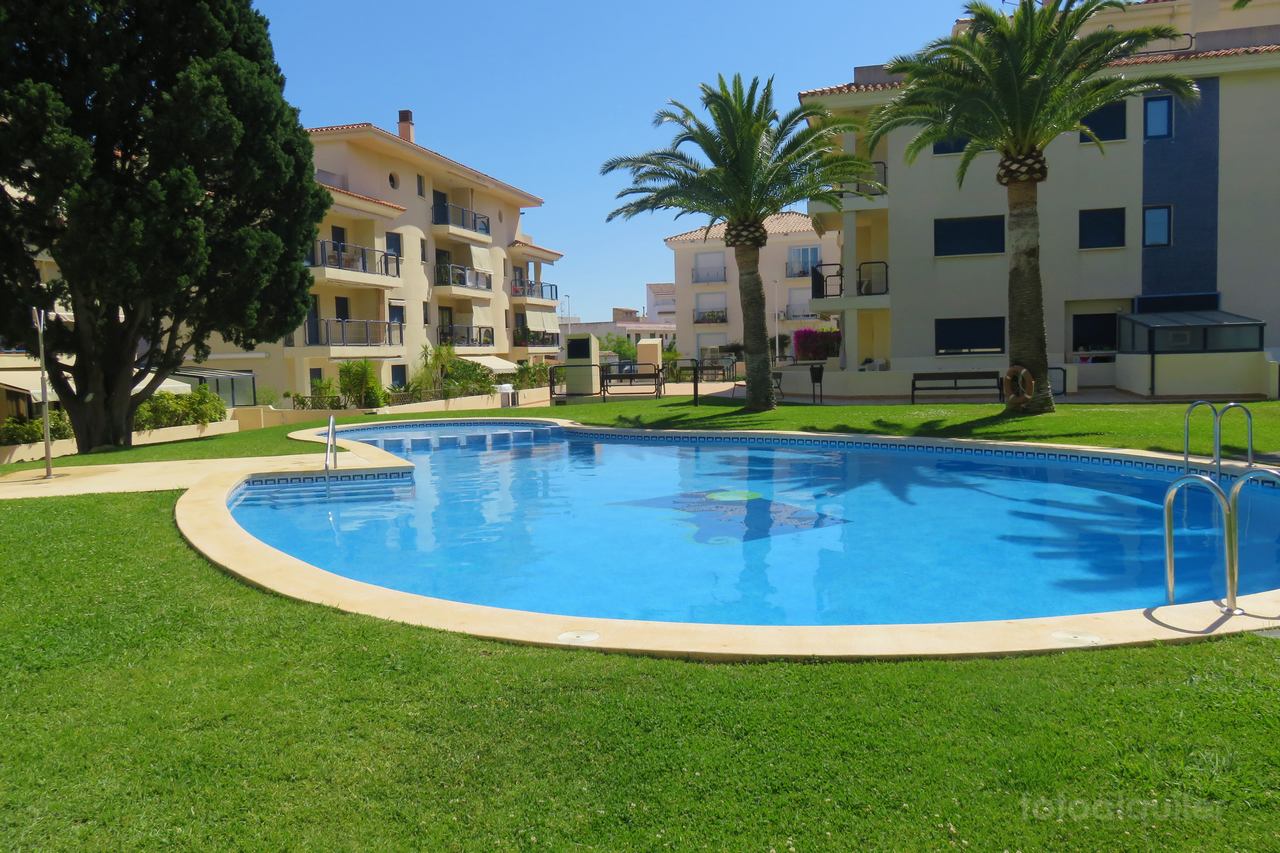 Apartamento con jardín privado en Alcossebre, urbanización Porta Mediterranea