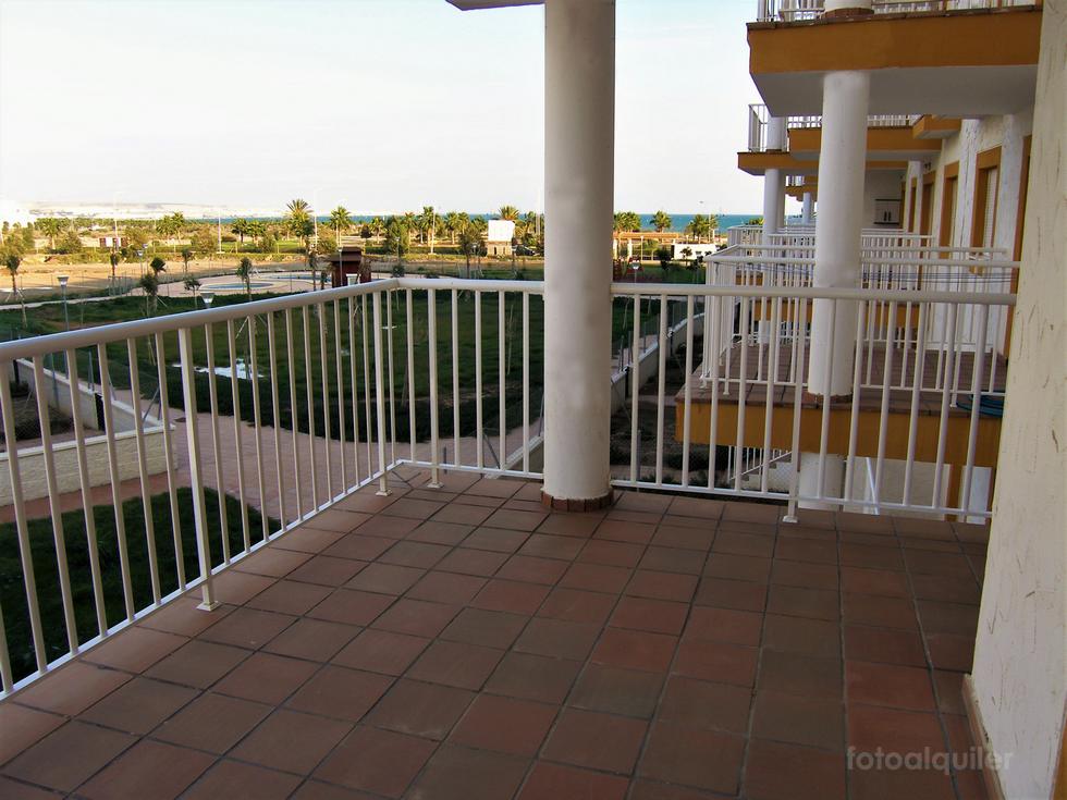 Apartamento en primera línea playa en Almerimar, Residencial Marina San Miguel, Almería
