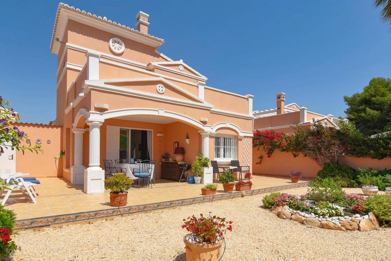 Casa con jardín privado en Calpe, Costa Blanca, Alicante