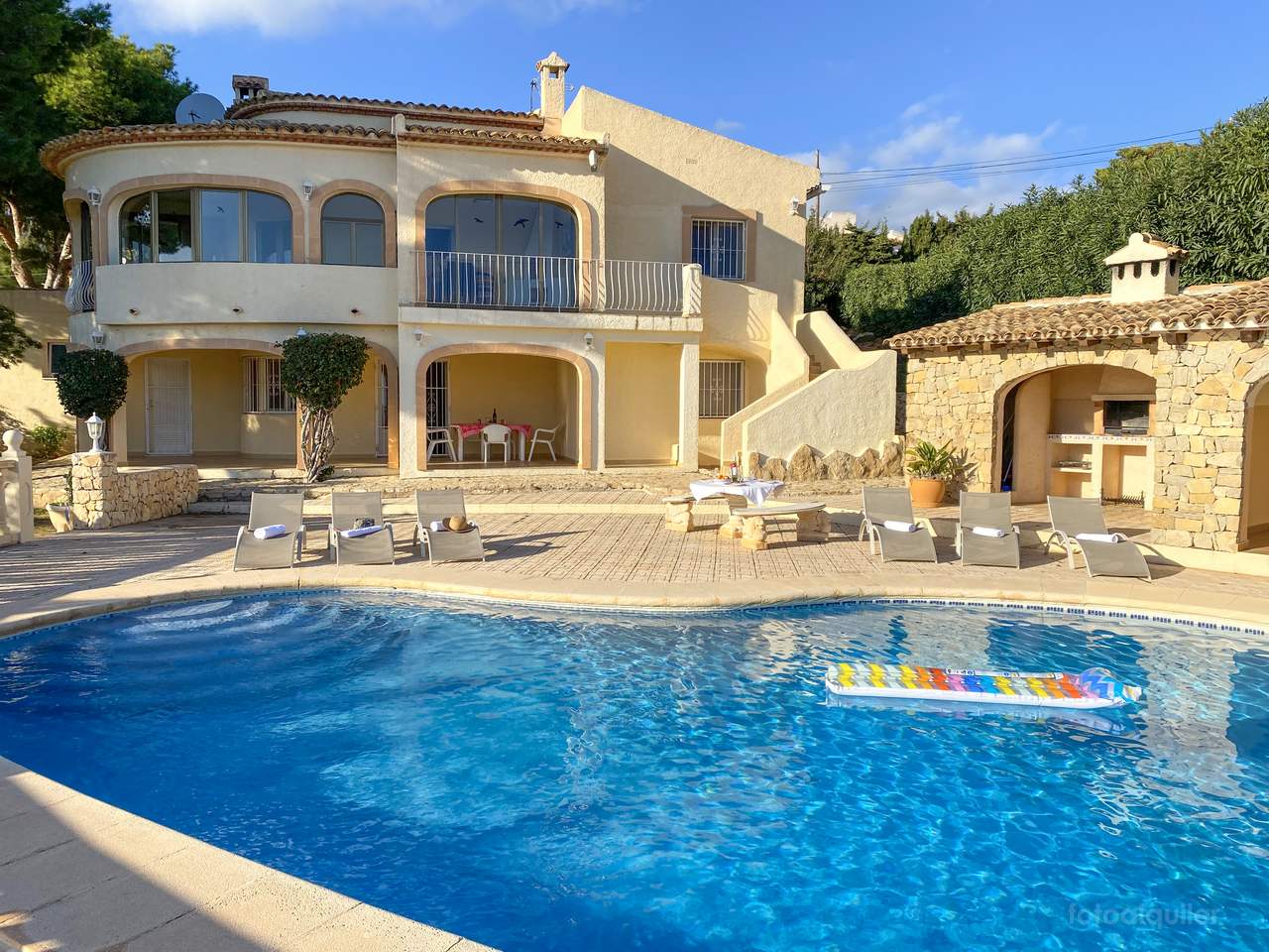 Casa vacacional en Calpe con 4 dormitorios y piscina privada, Alicante