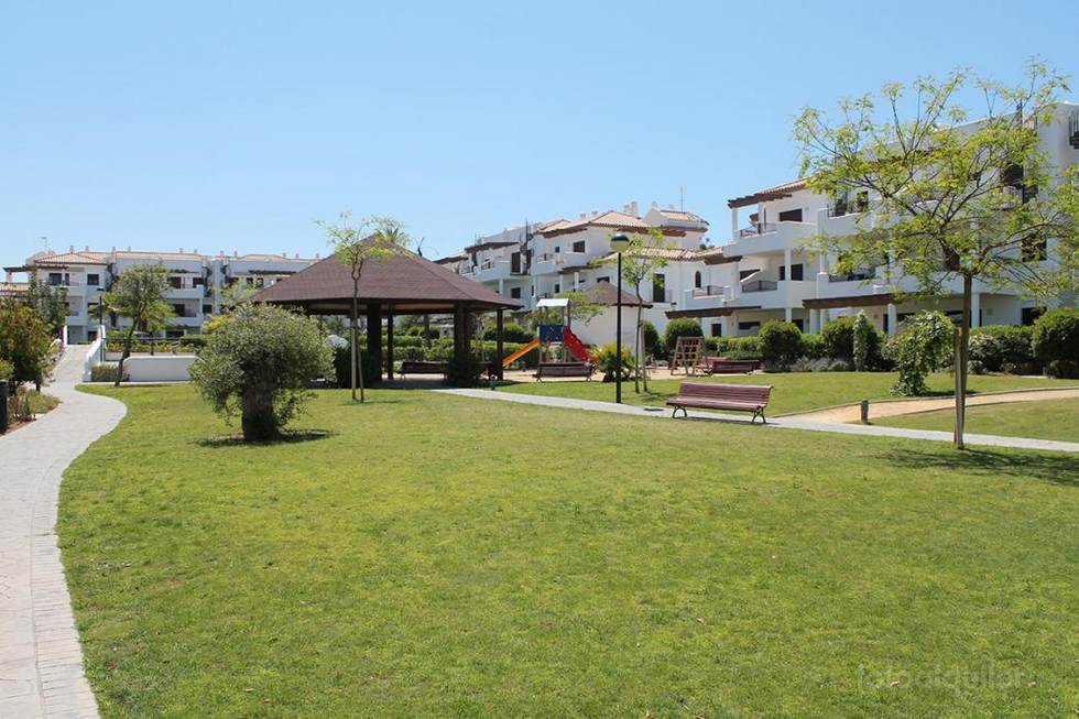 Alquiler apartamento en planta baja en La Barrosa, Chiclana de la Frontera