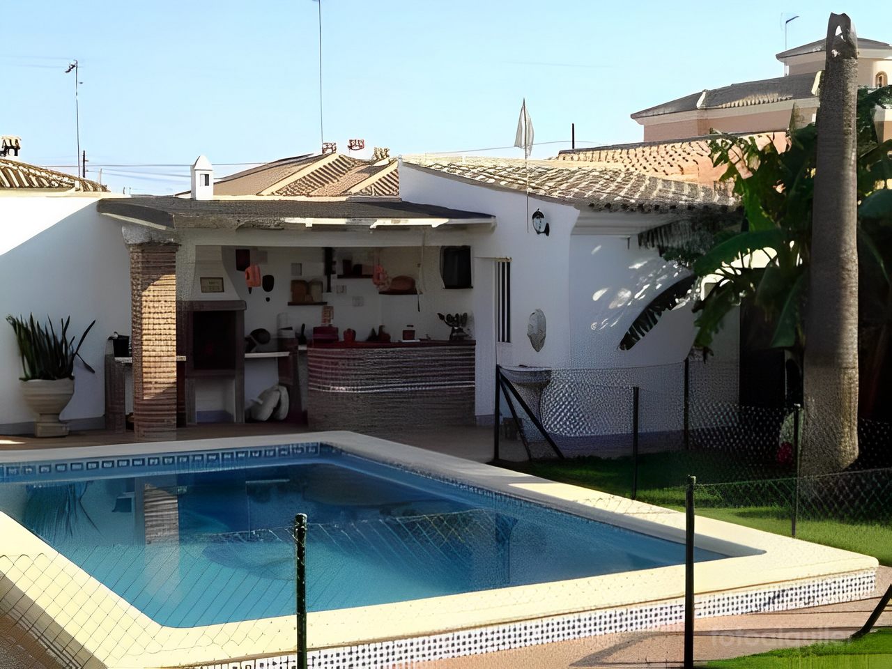 Alquiler de chalet con piscina privada en la urbanización Los Gallos, Chiclana