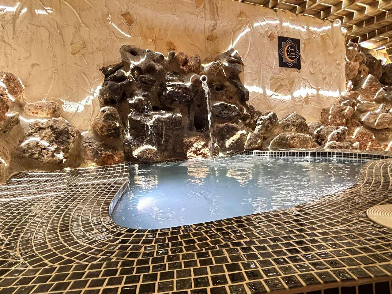 Escapada romántica en Córdoba. Estudio con piscina y jacuzzi en Rute