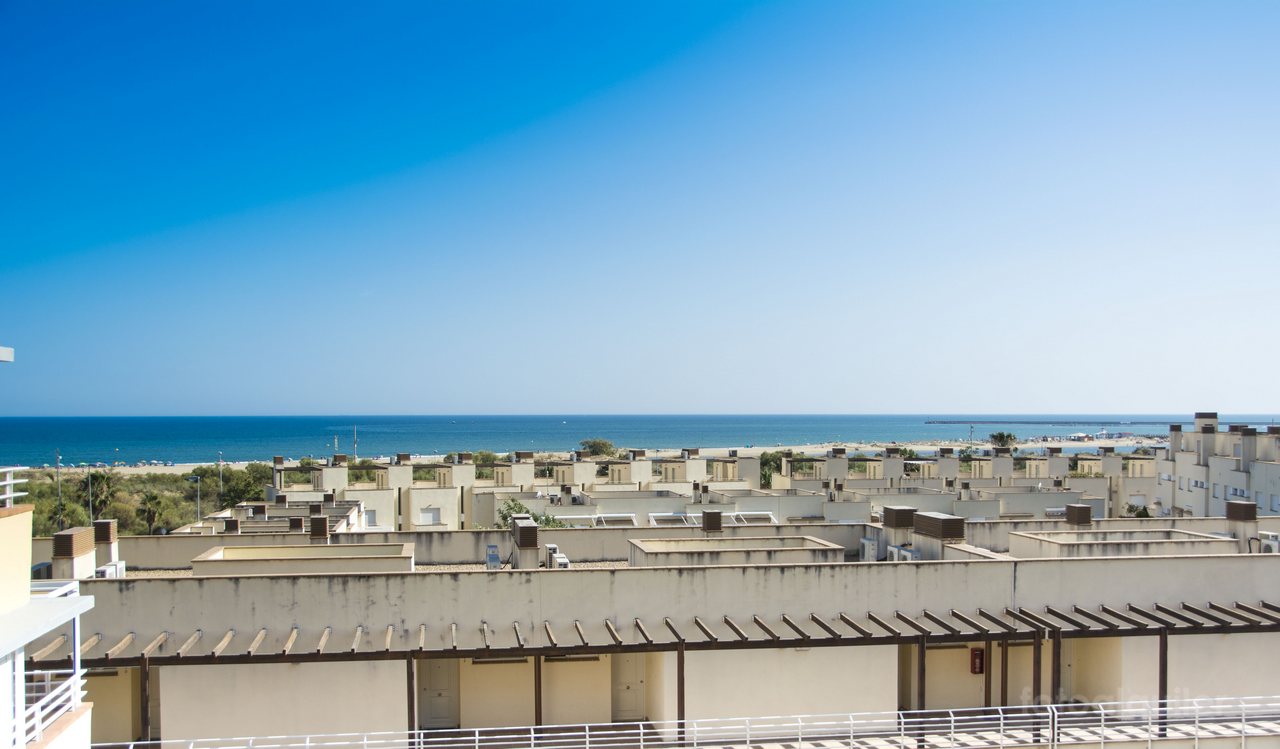 Apartamento tres dormitorios con vistas al mar en Isla Cristina, Huelva