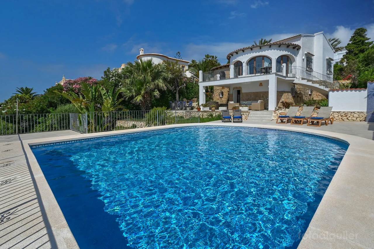 Villa con jardín y piscina privada en Costa Blanca, Jávea, Alicante