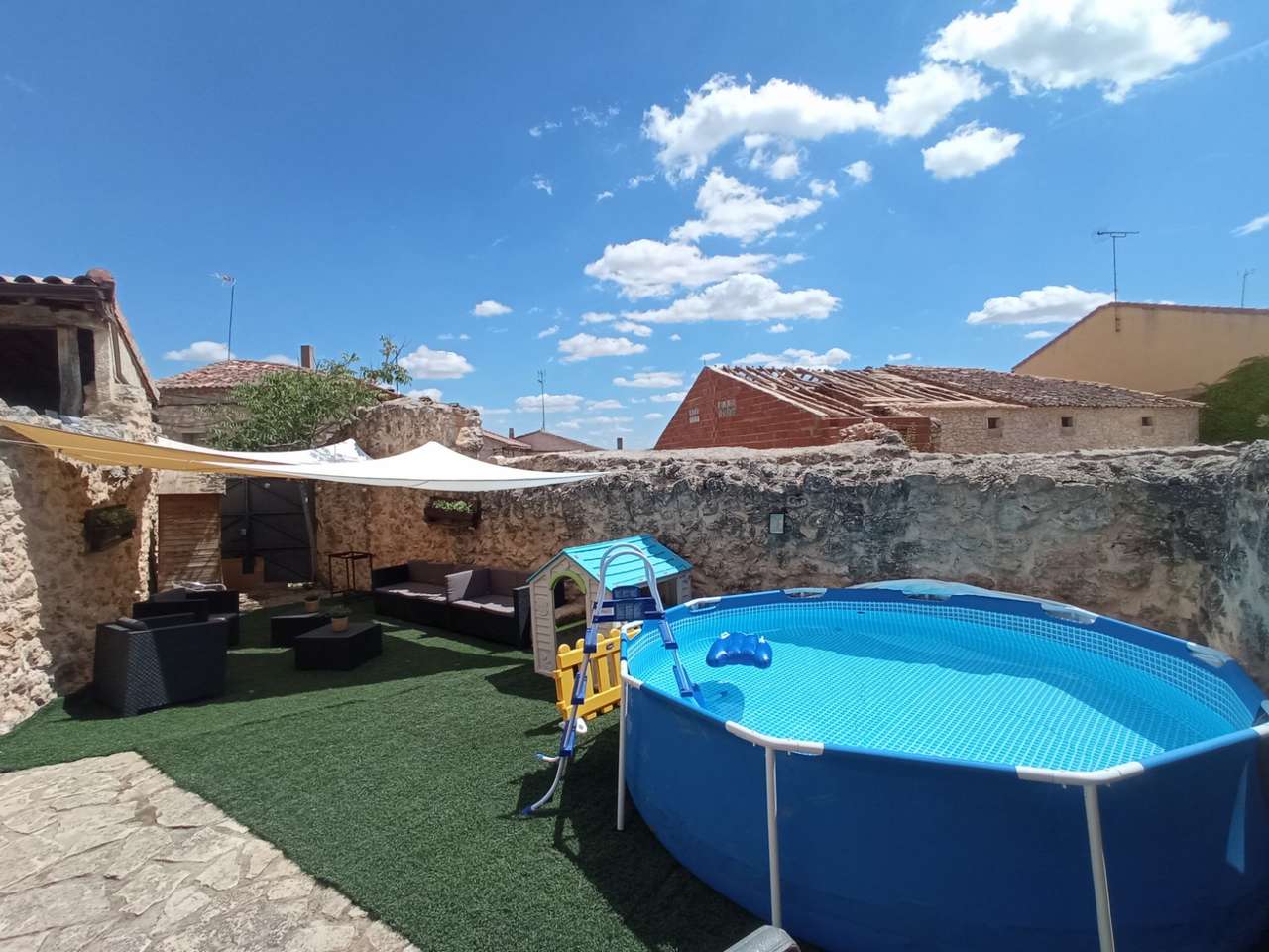 La Hacendera Entre Hoces, casa rural grande con piscina en Valdevarnés, Segovia