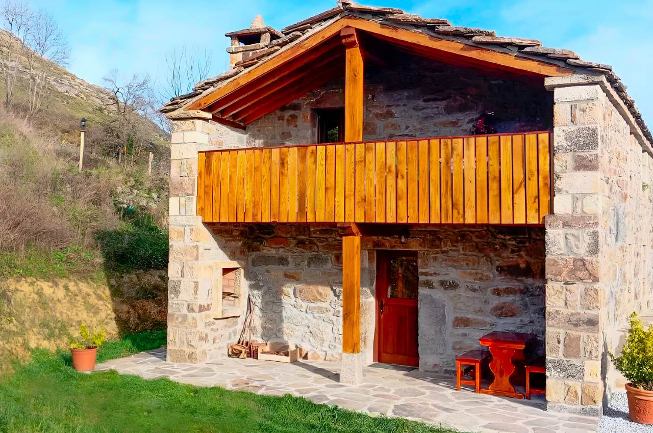 Cabaña Pasiega El Hayal, San Roque de Riomiera, Cantabria