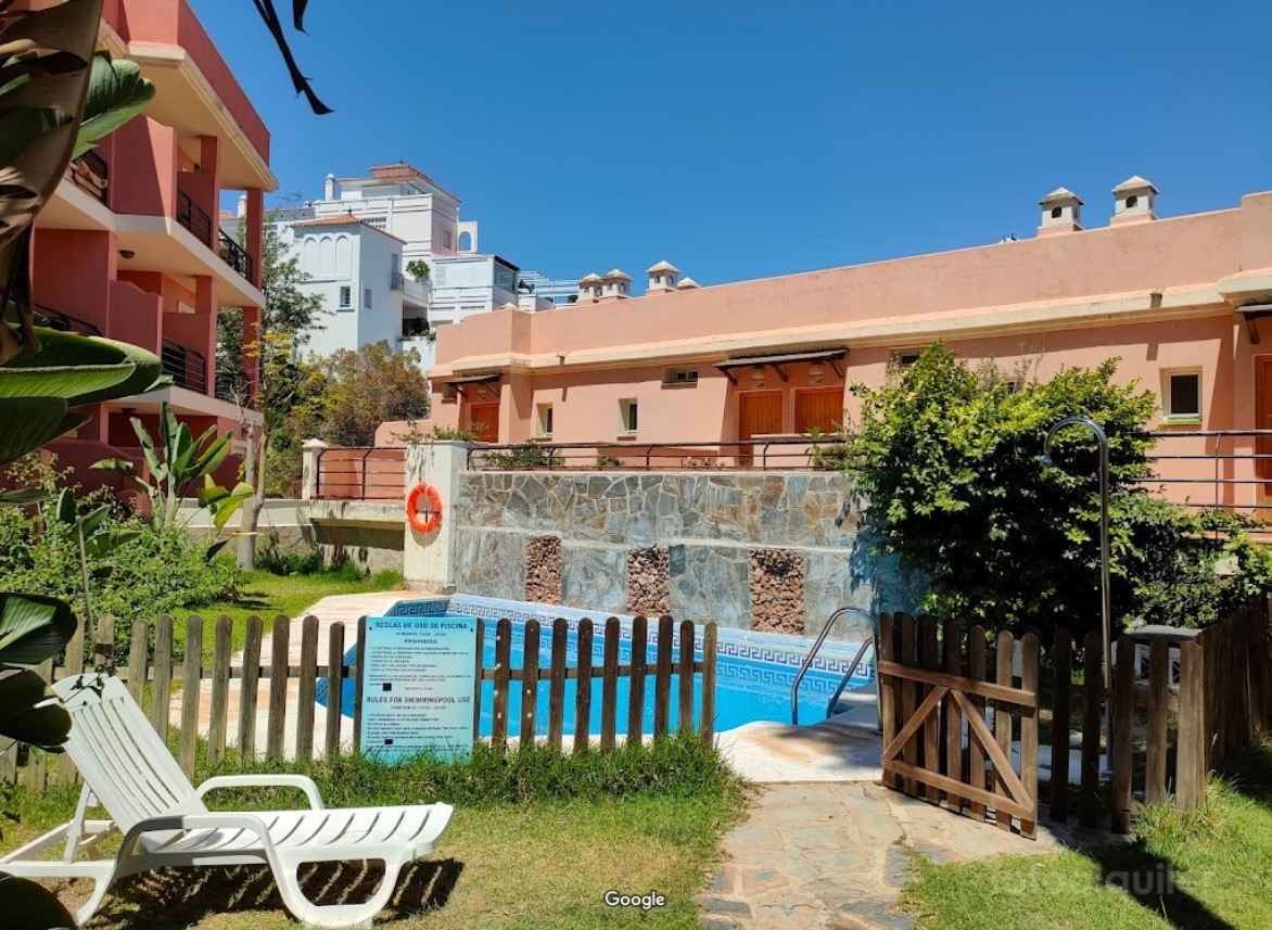 Alquiler apartamento con piscina en Torre de Benagalbón, Rincón de la Victoria, Málaga. 