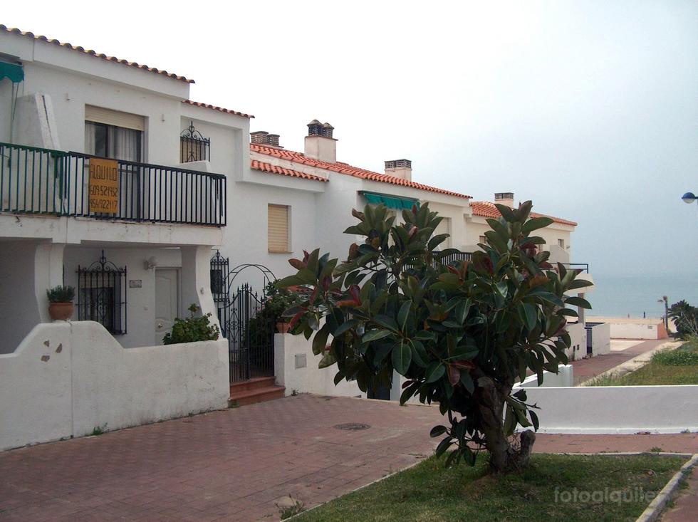 Alquiler de casa en primera linea de playa en Matalascanas, Huelva