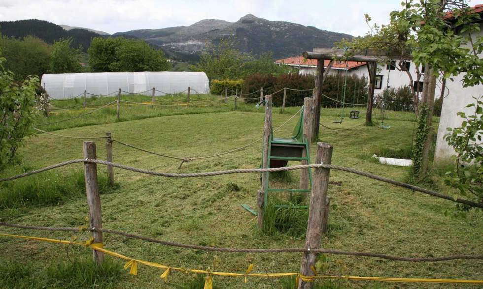 Casa Rural Monte Baserria en Bolibar, casa rural grande en Vizcaya