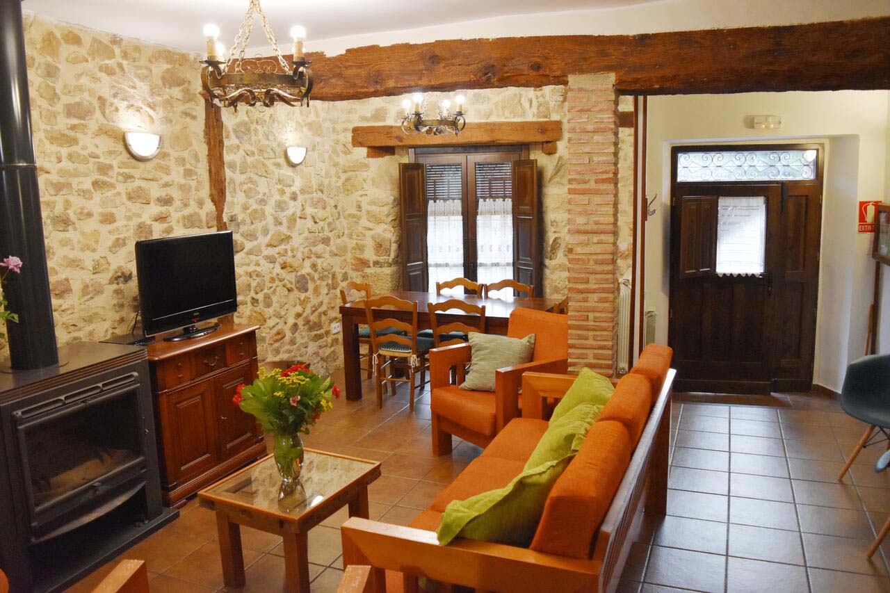Casa Rural Pinares de Soria, alojamiento para 10 personas en Molinos de Duero, Soria
