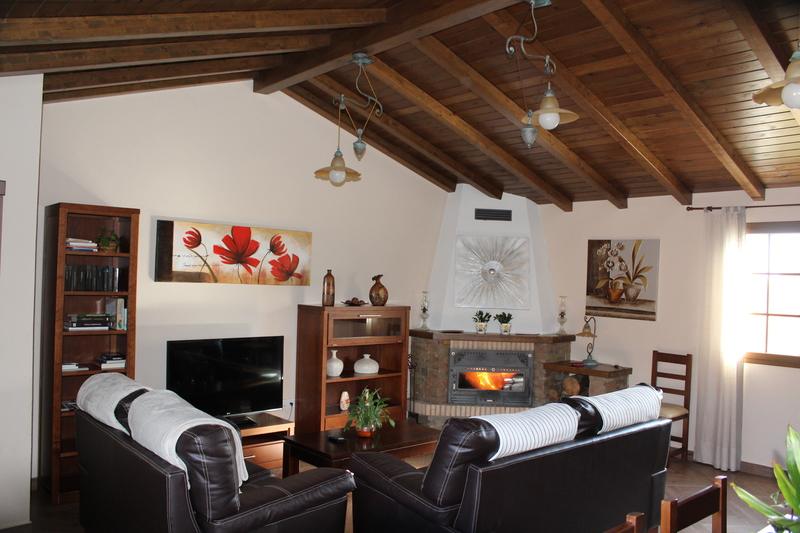 Alquiler de casa rural con 6 dormitorios en La Codosera, Badajoz.
