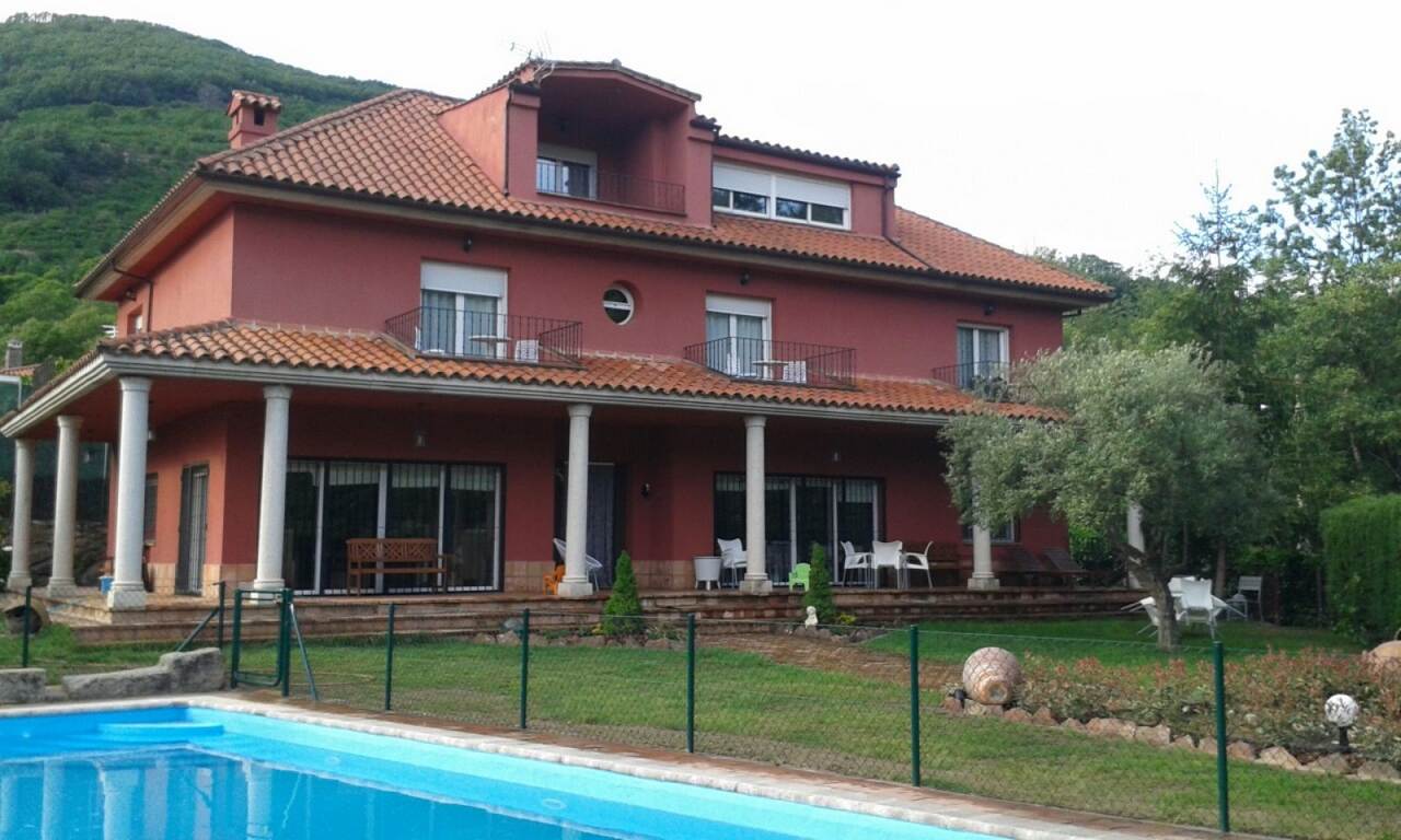 Casa rural con piscina y 7 dormitorios en Navaconcejo, Caceres