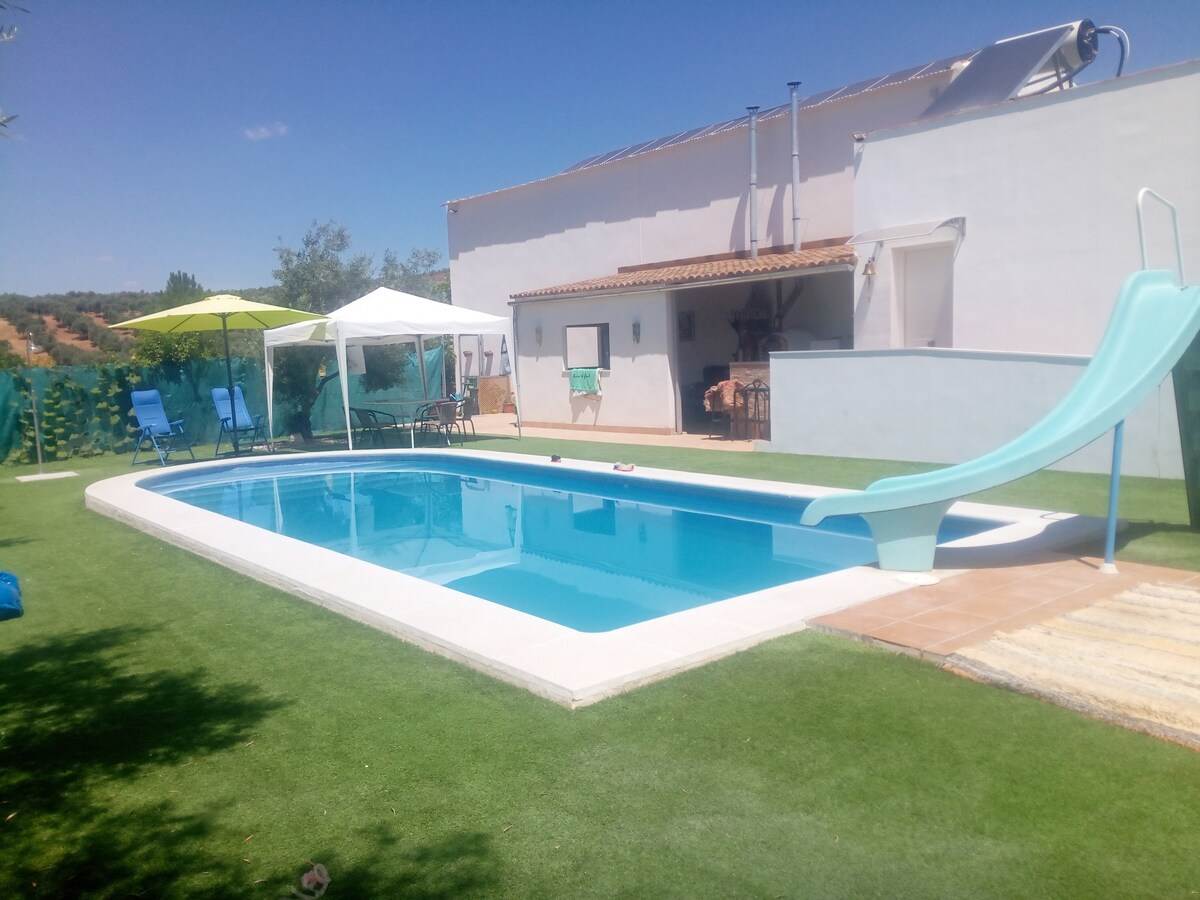 Casa rural con piscina y cuatro dormitorios en Montilla, Córdoba