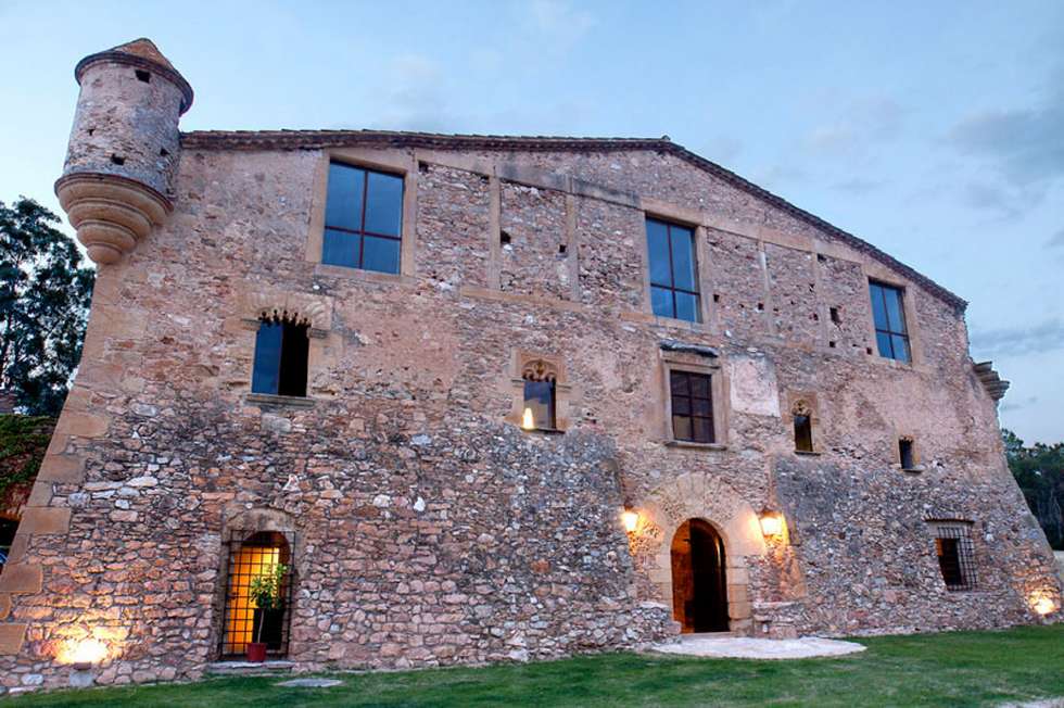 Casa rural por habitaciones y piscina en Pals, Girona   