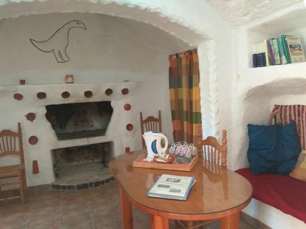 Alquiler de casa cueva con dos dormitorios, casa cueva en Gorafe, Granada