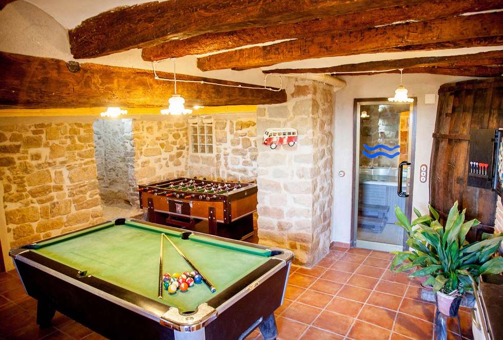 Casa rural con jacuzzi, piscina y jardín en Coscós, Lleida.                