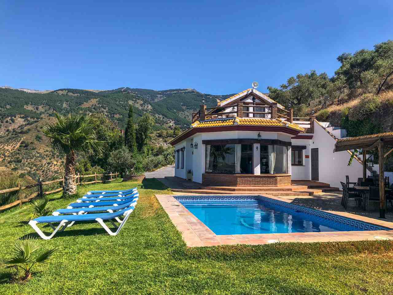 Casa Rural con piscina en Canillas de Albaida, Málaga