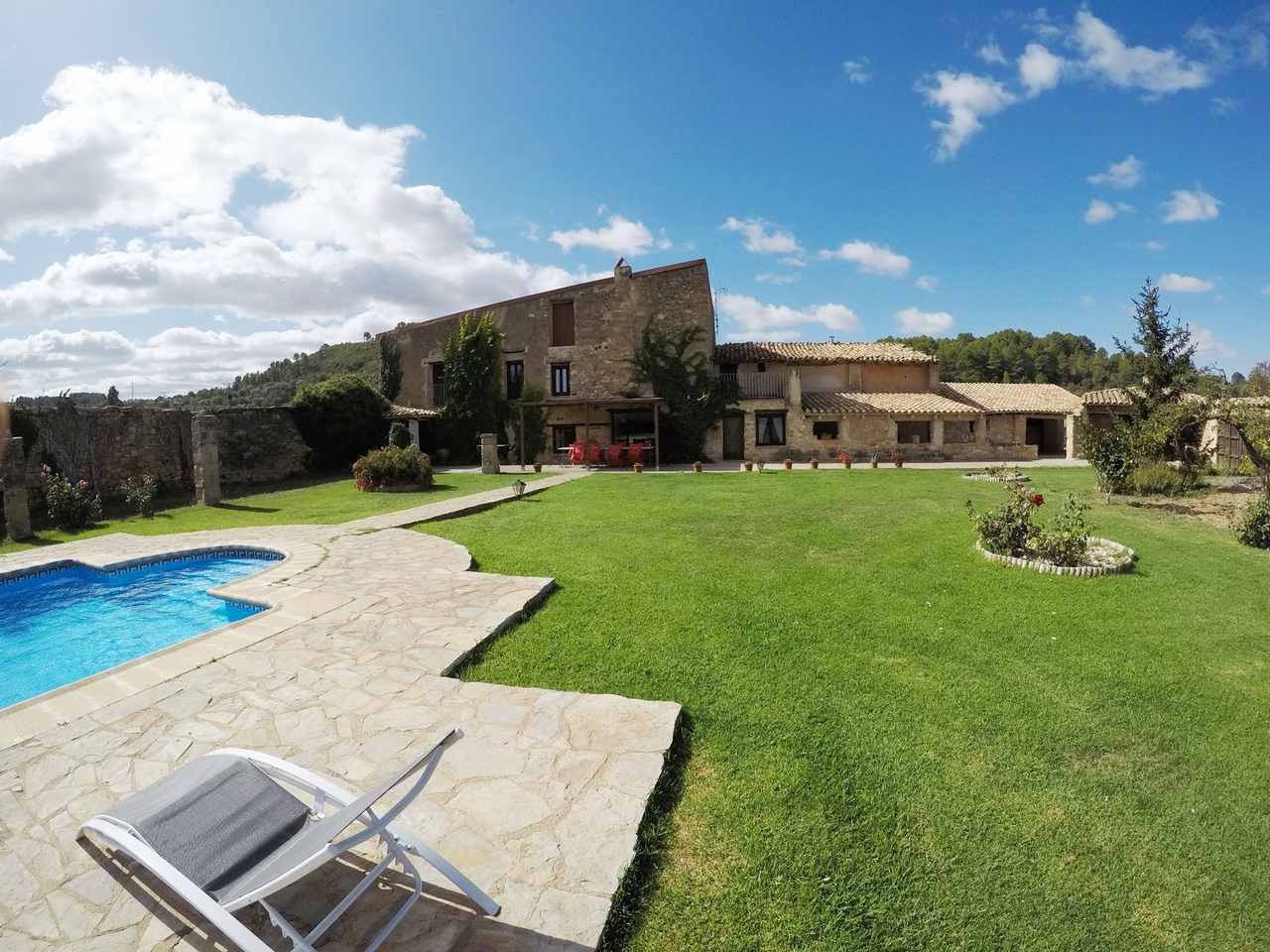 Casa rural con piscina en Horta de Sant Joan, Tarragona.   