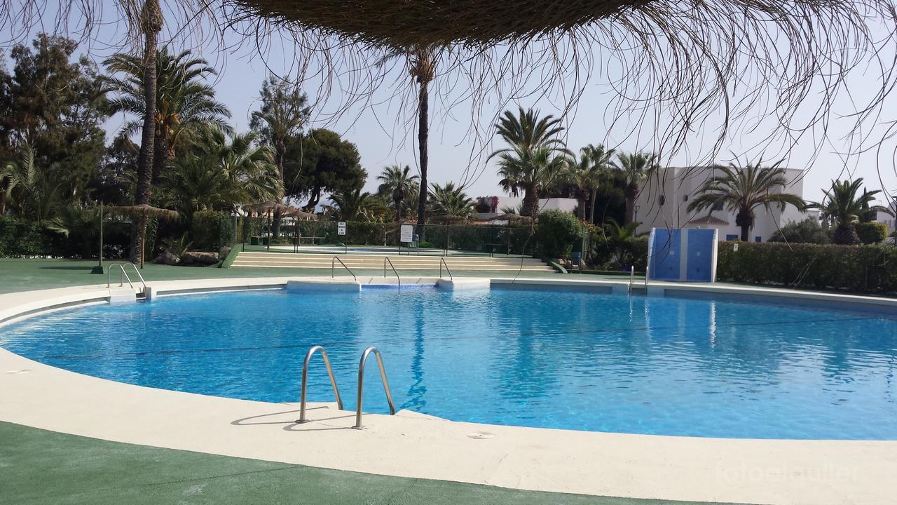 Chalet con piscina privada en playa de Puerto Rey, Vera, Almería