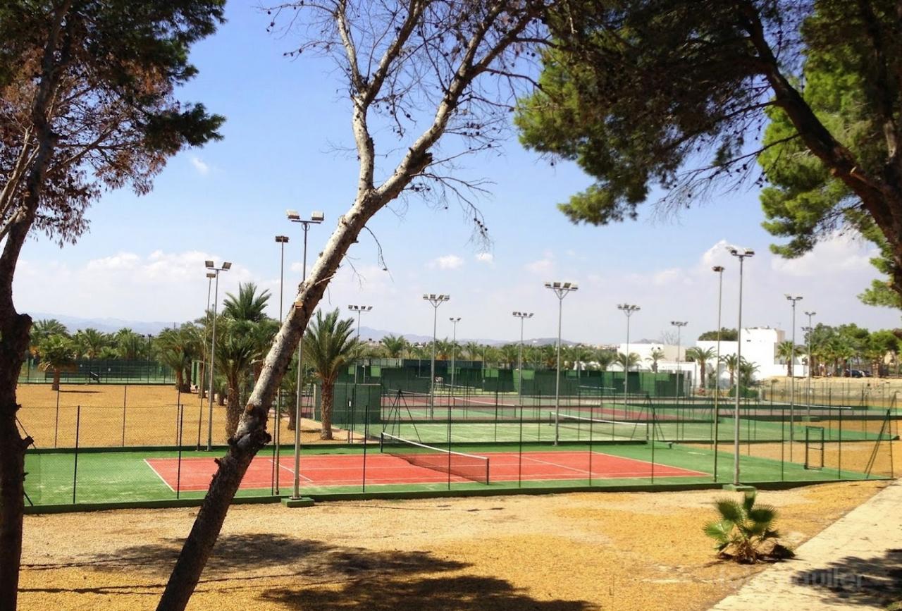 Apartamento con jardín privado y piscinas en Vera, Almería