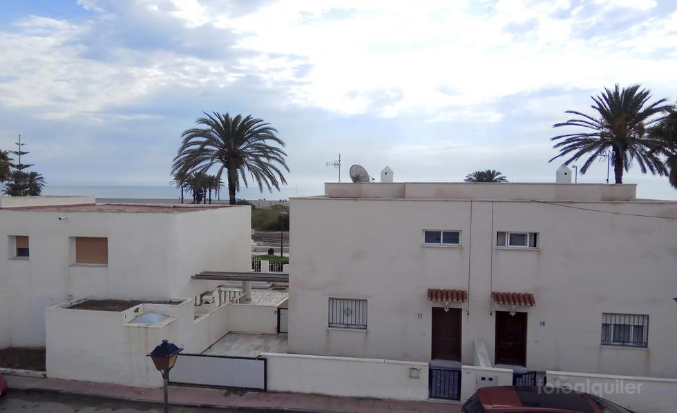 Alquiler duplex tres dormitorios en Vera,  Urbanización Las Marinas